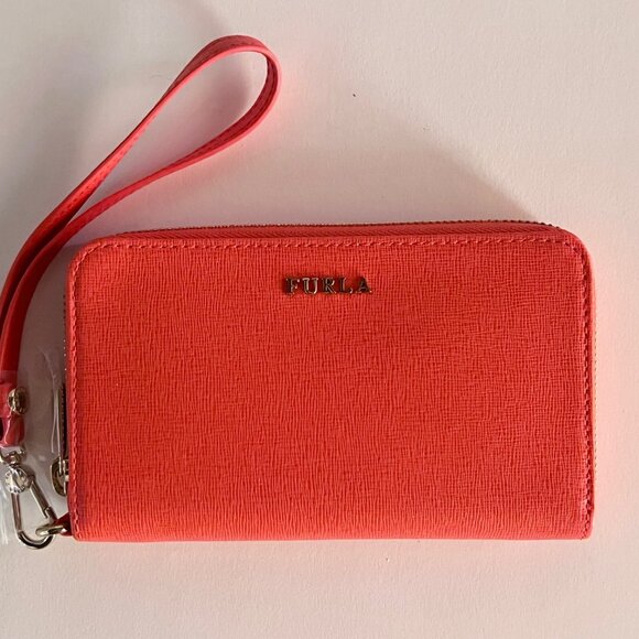 Furla Babylon zip around leather wallet/wristlet. Brand new with tags in box - Picture 2 of 5